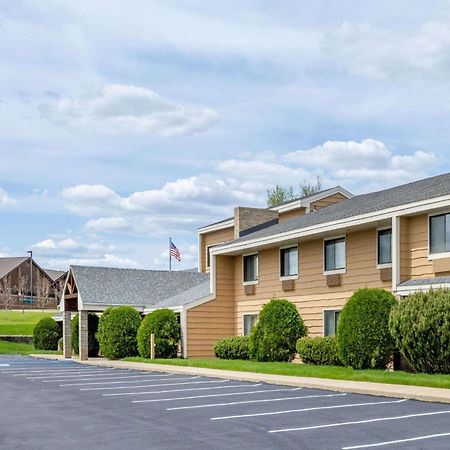 Americinn By Wyndham Dickinson Bagian luar foto