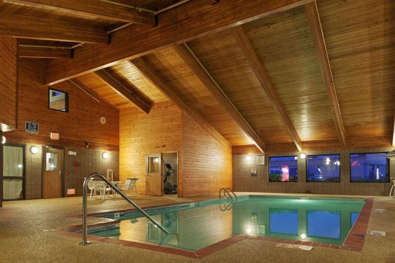 Americinn By Wyndham Dickinson Bagian luar foto