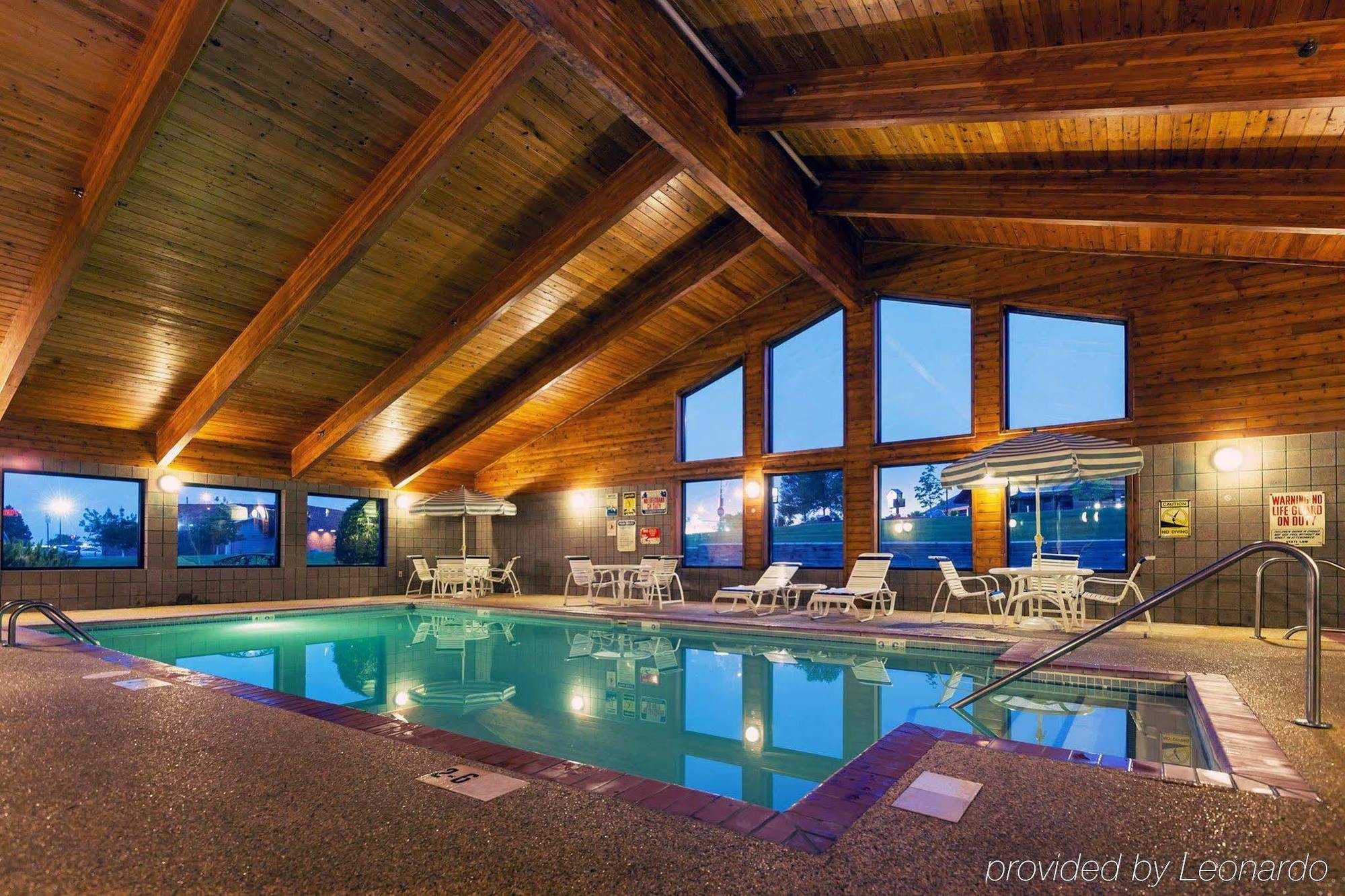 Americinn By Wyndham Dickinson Bagian luar foto